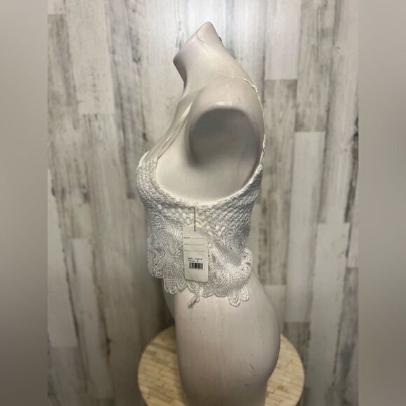 White tank top - Picture 2 of 4